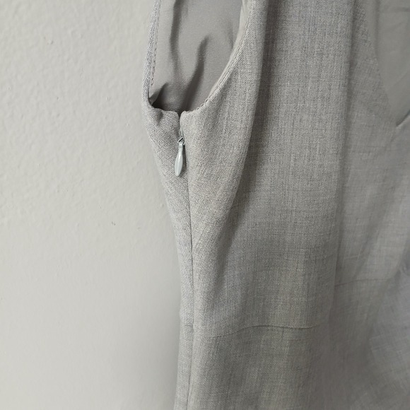 Diane Von Furstenberg Women's Sleeveless Gray Dress with Ruching Size 12 V-Back - Picture 9 of 16